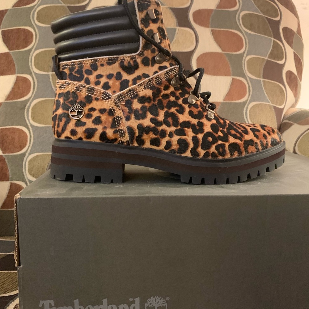 BRAND NEW W/TAGS TIMBERLAND CHEETAH ANIMAL MID HIKING BOOT WOMENS SIZE 8